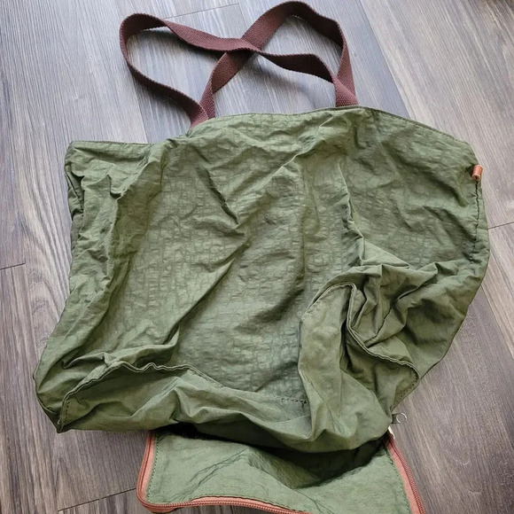 Most Wanted Women's Tote Shopping Bag Size Medium Green Solid Logo Zipper Pocket - Picture 4 of 8